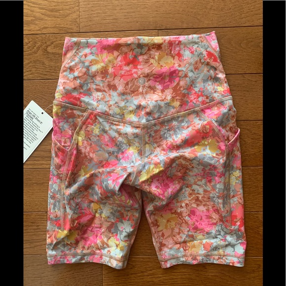 💕LULULEMON ALIGN HIGH RISE SHORT WITH POCKETS 8”💕 - Picture 7 of 16